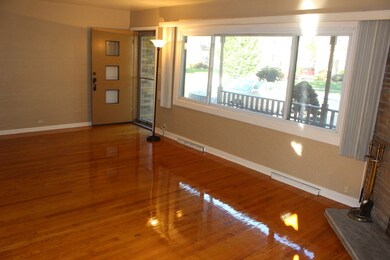 594 S Edgewood Ave, Elmhurst, IL 60126 - photo 4