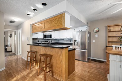 4430 Drycott St 045