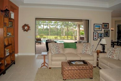 8215 Larkspur Cir, Sarasota, FL 34241 - photo 4