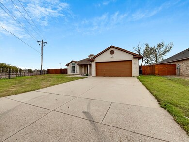 222 Waverly Ct, Weatherford, TX 76085 - photo 6