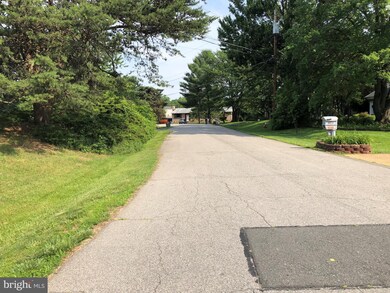 4930 Princess Anne Ct, Fairfax, VA 22032 - photo 6