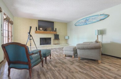 Family Room w/Fireplace