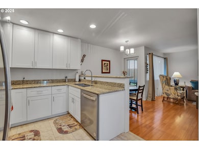 5225 Jean Rd unit 307, Lake Oswego, OR 97035 - photo 7