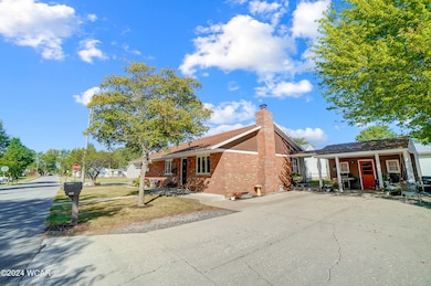 201 E Ohio St, Waynesfield, OH 45896 - photo 2