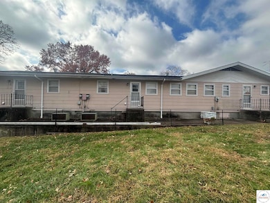 211 S Windsor St, Windsor, MO 65360 - photo 7