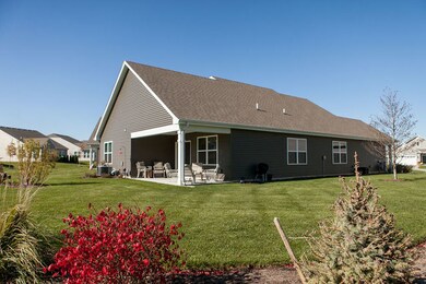 995 Carolina Ct, Pingree Grove, IL 60140 - photo 2