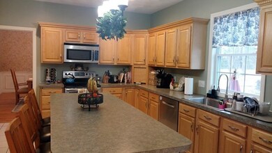 470 Cushman Rd, North Attleboro, MA 02760 - photo 4