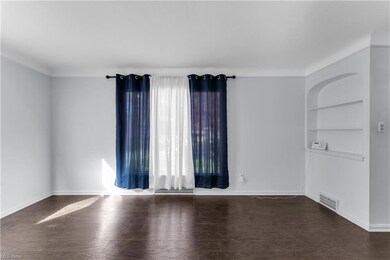 24350 Glenbrook Blvd, Euclid, OH 44117 - photo 4