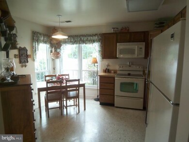 302 Woods Edge Place, Langhorne, PA 19047 - photo 5