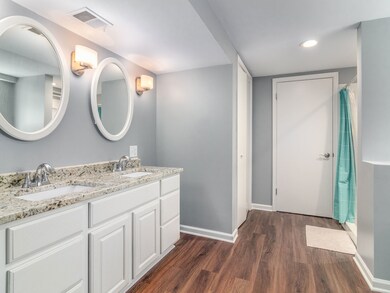 939 S Fairfield Ave, Elmhurst, IL 60126 - photo 3