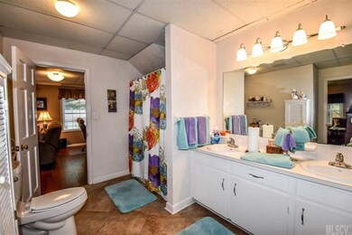 421 Florence Cir, Statesville, NC 28625 - photo 3