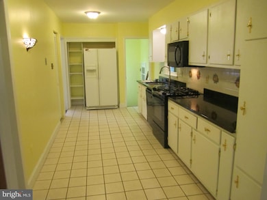 611 Valley Dr SE, Vienna, VA 22180 - photo 2