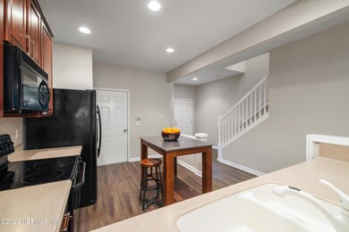 13499 Stone Pond Dr-8