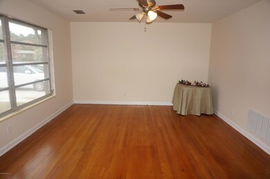 1033 Townsend Blvd, Jacksonville, FL 32211 - photo 4