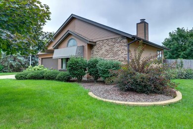 1039 Cypress Dr, Aurora, IL 60506 - photo 2