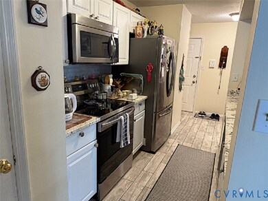 10218 Wolfe Manor Ct unit 308, Glen Allen, VA 23060 - photo 6