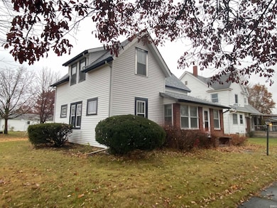 201 E Vine St, van Buren, IN 46991 - photo 2