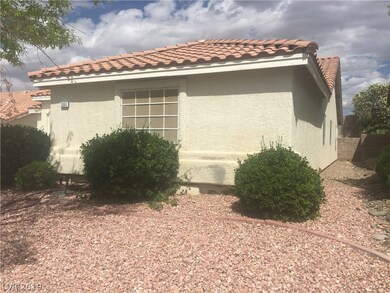 2668 Holy Cross Dr, Las Vegas, NV 89156 - photo 3