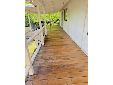 870 Laurelhurst Dr, Eugene, OR 97402 - photo 3