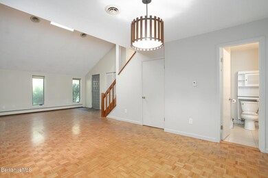 30 Clifden Ct unit 5, Lenox, MA 01240 - photo 4