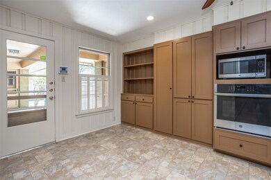 1105 Whaley Dr, Gainesville, TX 76240 - photo 7