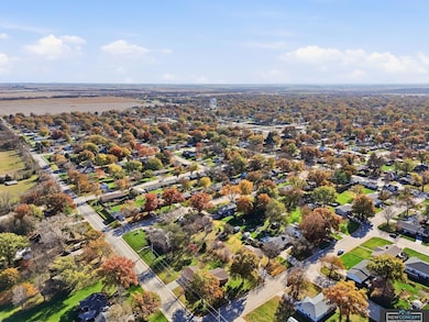 1722 N 11th St, Beatrice, NE 68310 - photo 3