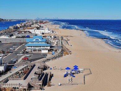 4 Center St unit 3, Rumson, NJ 07760 - photo 2