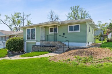 1511 13th Ave SW, Cedar Rapids, IA 52404 - photo 2