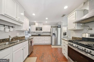 2099 Clairmont Terrace NE, Atlanta, GA 30345 - photo 6