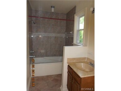 Master Bath, New Vinyl, Freshly Painted