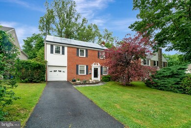 210 Greenbrier Ln, Havertown, PA 19083 - photo 2