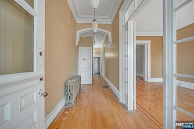 589 Martin Luther Kng Jr Blvd, Newark, NJ 07102 - photo 2