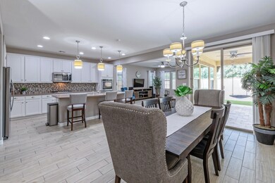 Dining room (view of kitchen)