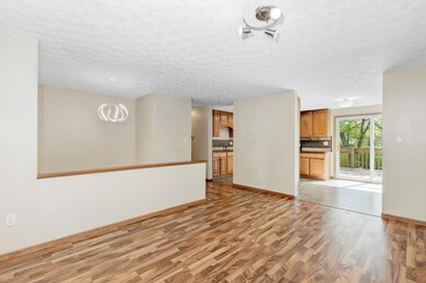 5-LivingRoom