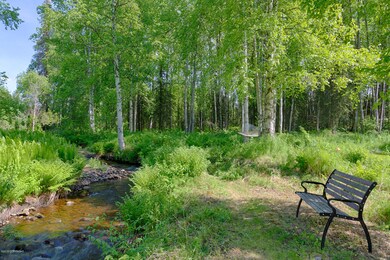 8 Creek