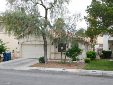 SOUTHWEST SWEETIE! Nearly 1400 sqft, 3bd/2ba/2car/
