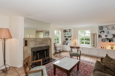 010-Living_Room-1998732-medium