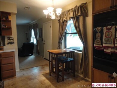 Eat-in Kitchen