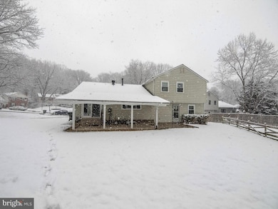 6808 Lamp Post Ln, Alexandria, VA 22306 - photo 3