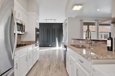 3678 Hidden Dr unit 601, San Antonio, TX 78217 - photo 3