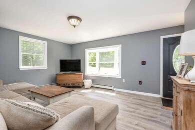 7 Norman Ct Berwick ME 03901-small-005-0