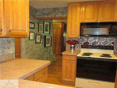 2939 Quincy Ln, Lansing, MI 48910 - photo 5