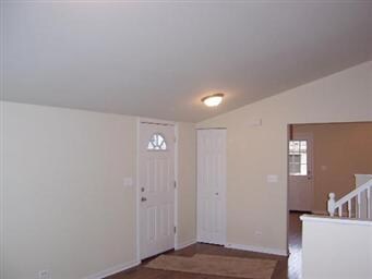 1224 Sacramento Dr, Carpentersville, IL 60110 - photo 4