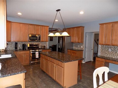 6642 Rutherford Dr, Macungie, PA 18062 - photo 4