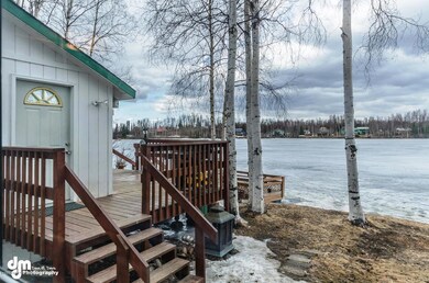 Deck facing lake
