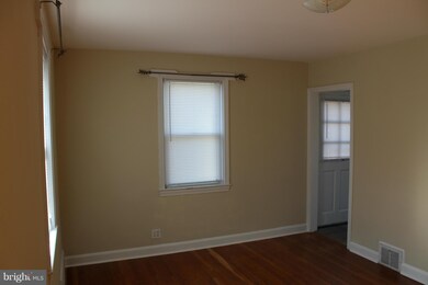 1048 Columbia Rd, Hagerstown, MD 21742 - photo 3