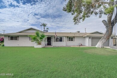 2-web-or-mls-W Golden Ln-002