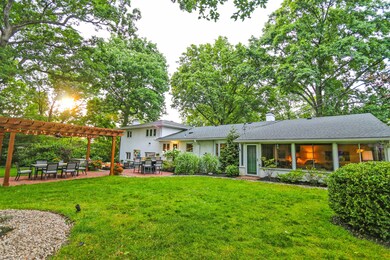 5975 Forestview Dr, Columbus, OH 43213 - photo 2