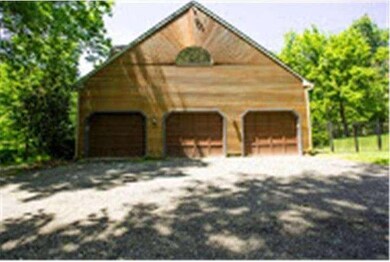 145 Barton Dr, Spring City, PA 19475 - photo 4