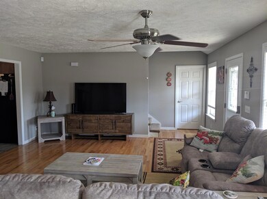 421 Indian Springs Cir, Manchester, TN 37355 - photo 5